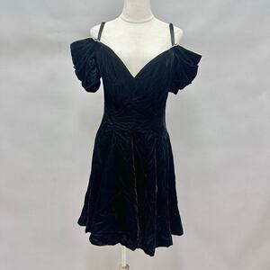 Vintage Moda International Black Velvet Off-Shoulder Dress‎ Size